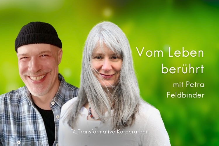 Podcast-Cover zur Episode „Im Einklang mit dem Nervensystem: Wege zu mehr Achtsamkeit – Im Gespräch mit Stefan Weber“. Petra Feldbinder und Stefan Weber vor grünem Hintergrund.